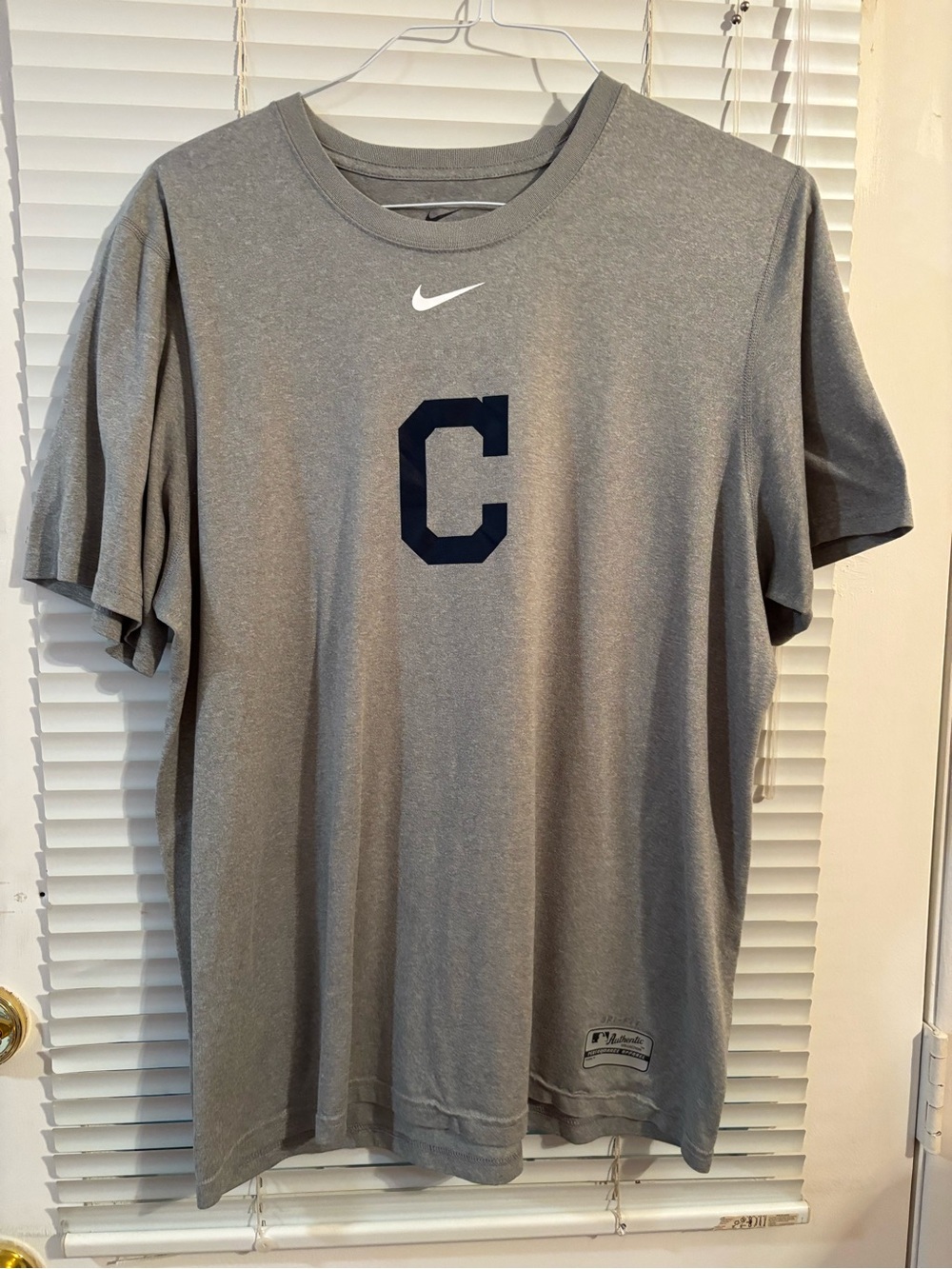 Cleveland Indians MLB Authentic Collection Dri Fit Men’s Size Large T-Shirt